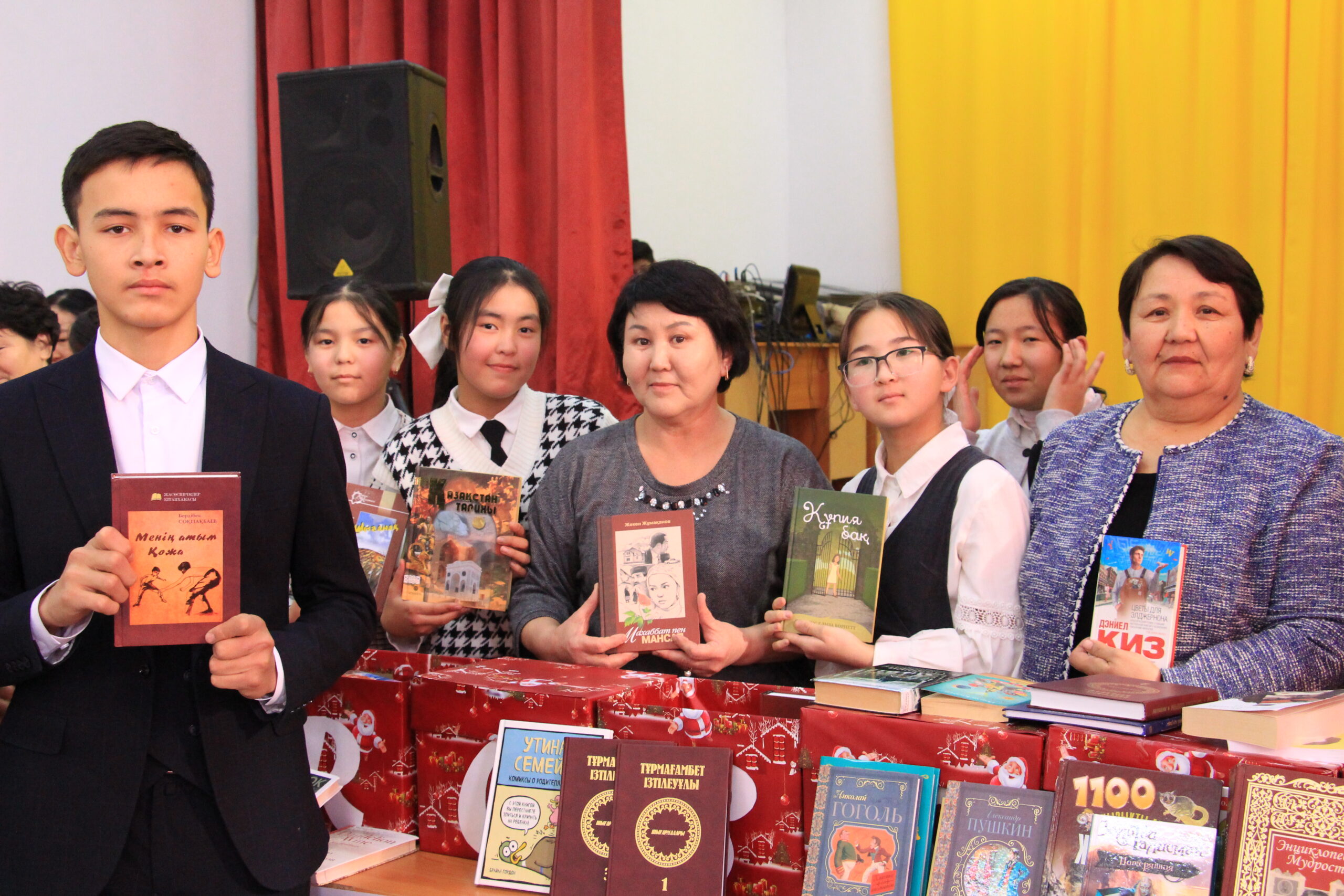 Подробнее о статье Bookcrossing: около 500 книг в подарок сельским школам