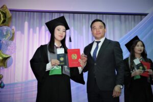 Подробнее о статье Выпускникам NIS Кызылорды  вручили аттестаты