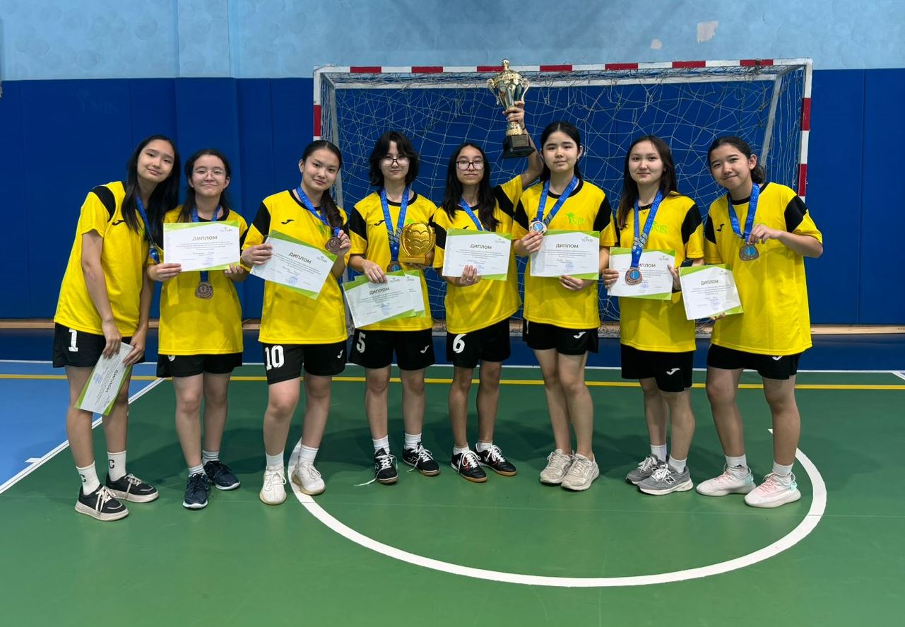 Read more about the article The Kyzylorda female athletes brought home a bronze medal from the mini-football tournament